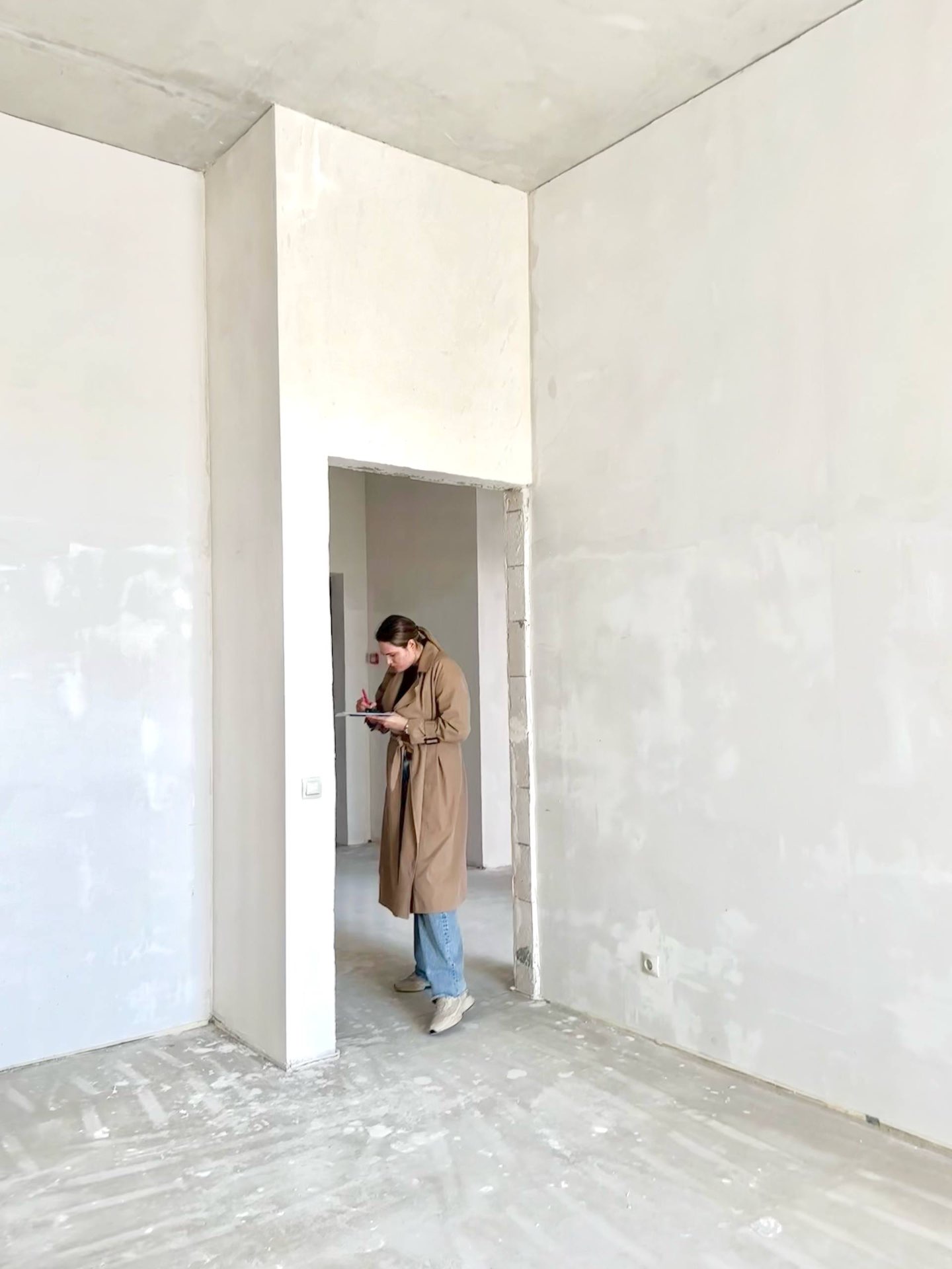 Квартира до ремонта — черновая отделка, дверной проём
